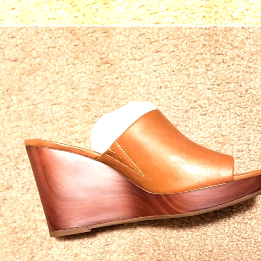 Cute Jessica Simpson sandals slides